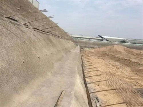 西湖河道边坡加固